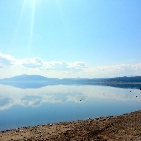 Pasarel White Village Park Iskar Lake المظهر الخارجي الصورة