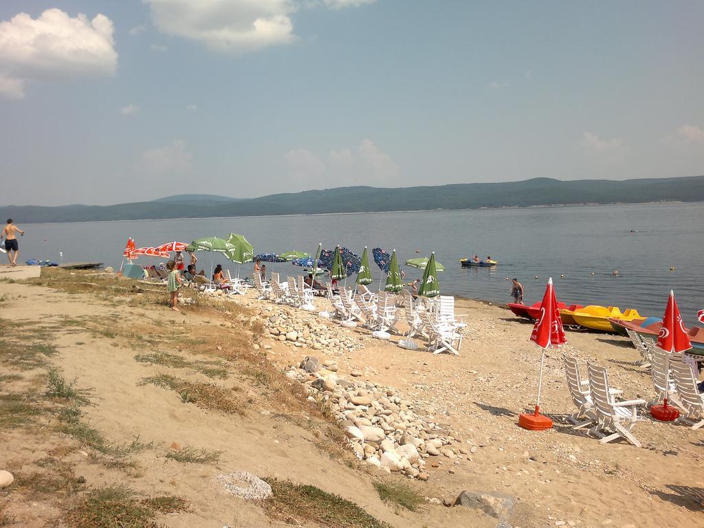 Pasarel White Village Park Iskar Lake المظهر الخارجي الصورة